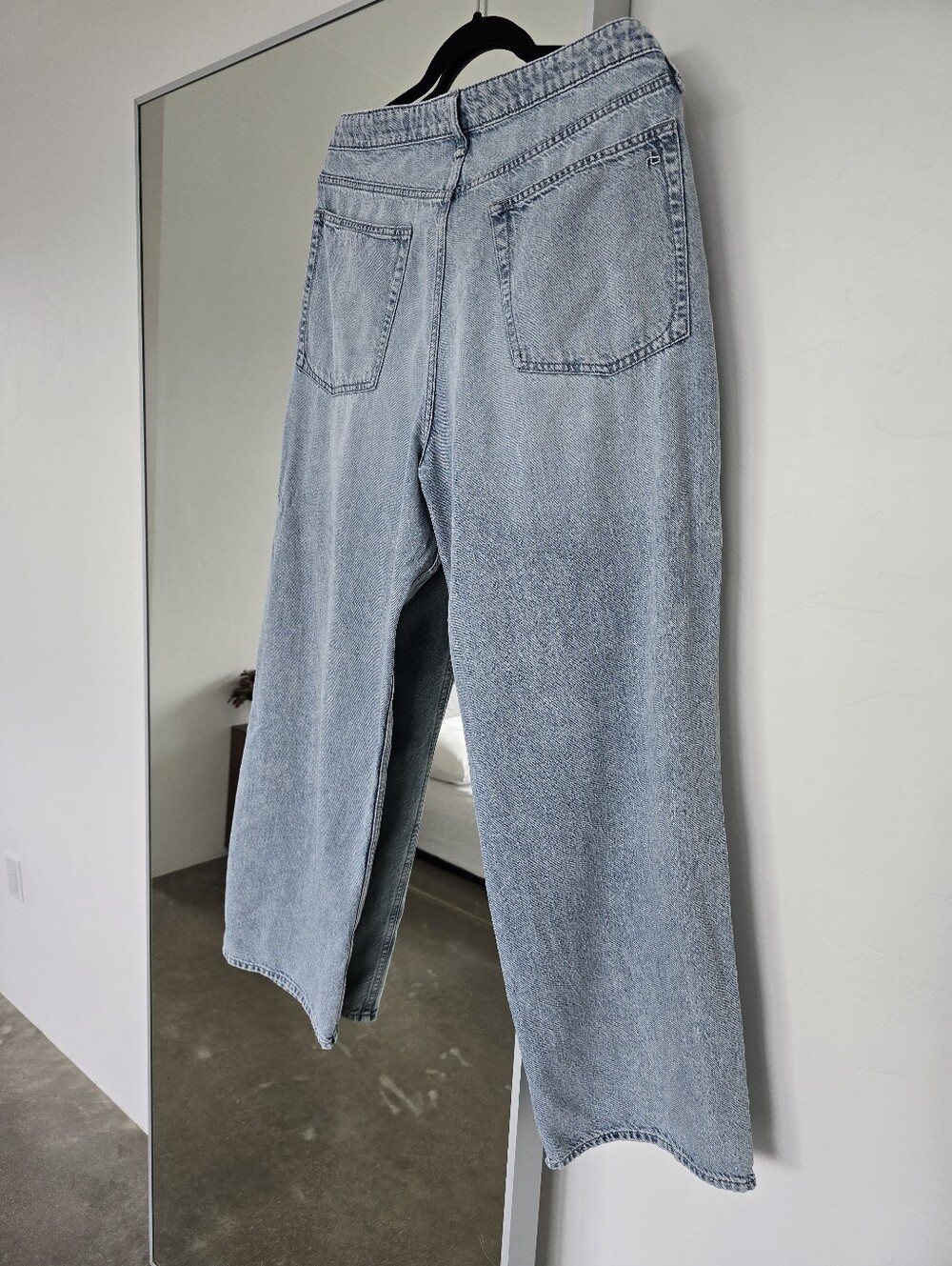 RAG & BONE
Cloud Lori Wide Leg Jeans - Picture 6 of 10